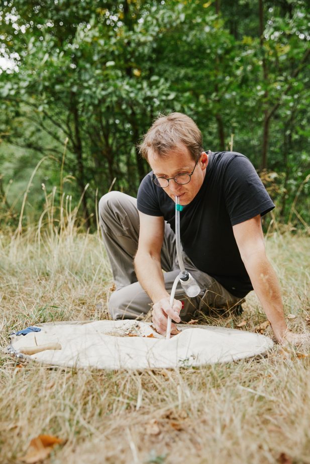 Dr. Carsten Morkel fotografiert für die ”Grüne Ausgabe“ der DB Mobil